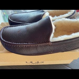 UGG Men’s Slipper